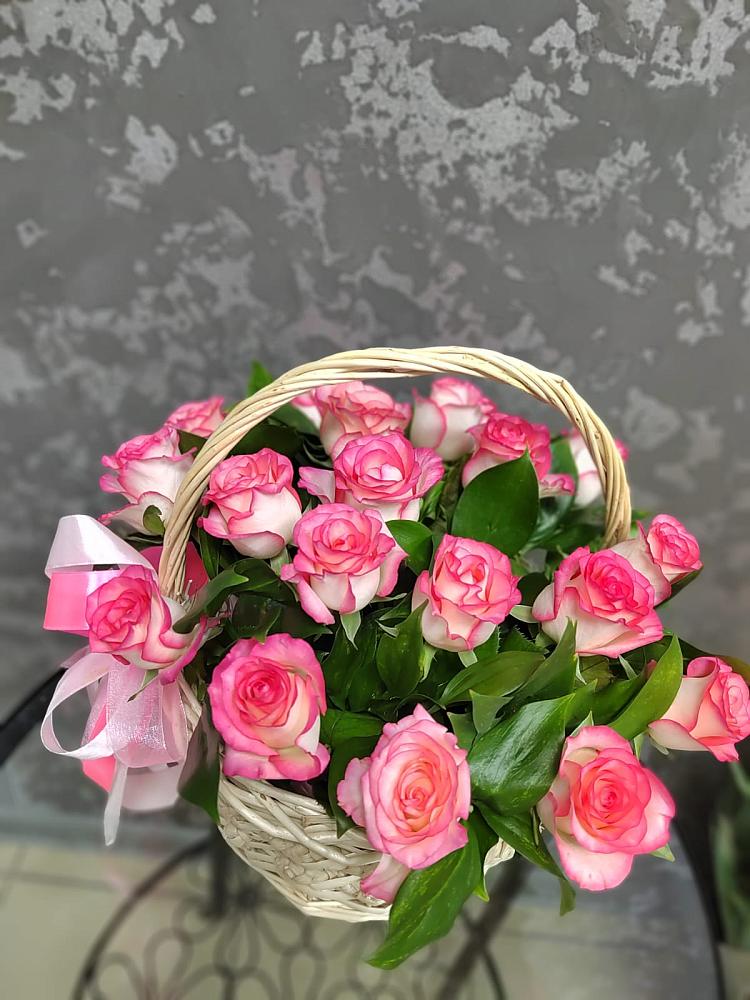 Цветочная композиция из Розы в корзине в Майском Республики Адыгея