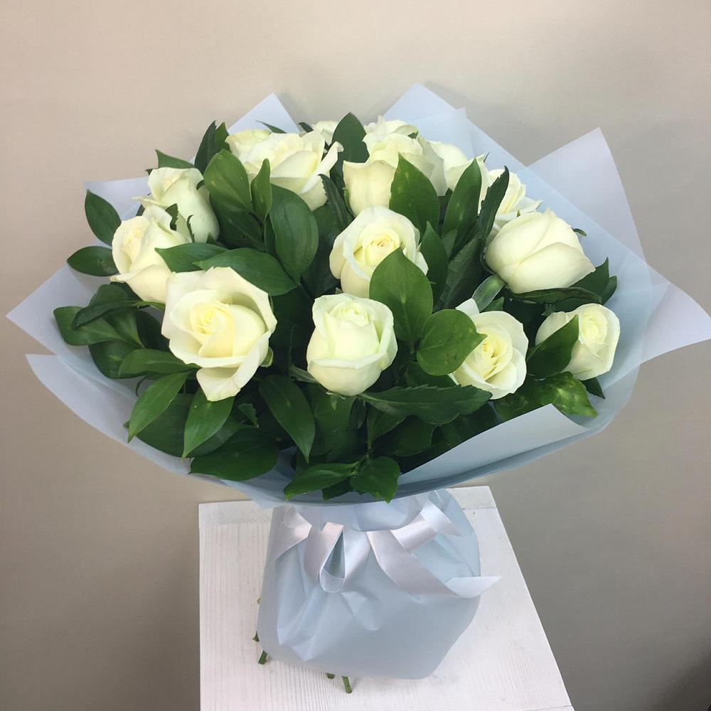 Букет 15 Белых роз Проуд в Майском Республики Адыгея
