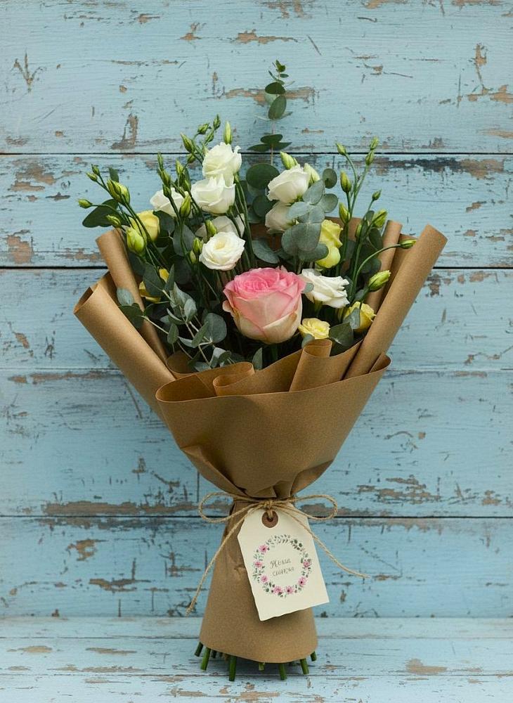 Букет цветов из: Розы и Лизиантусы в Майском Республики Адыгея