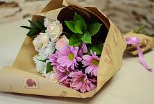 Букет цветов из:  Розы и Хризантемы #REPLACE_PRED# Майском Республики Адыгея