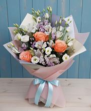 Букет цветов из:  Лизиантусы, Розы, Альстромерии и Гипсофила в Майском Республики Адыгея